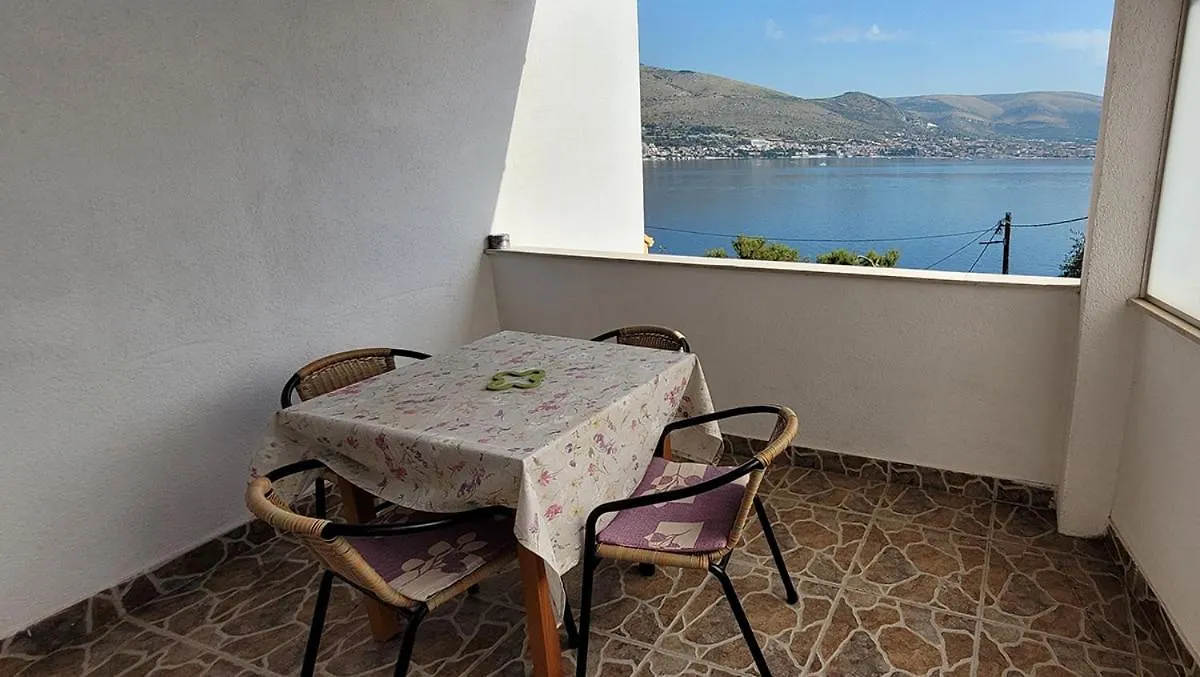 Apartmani Krizanac Donji Okrug  Donji Okrug (Ciovo)